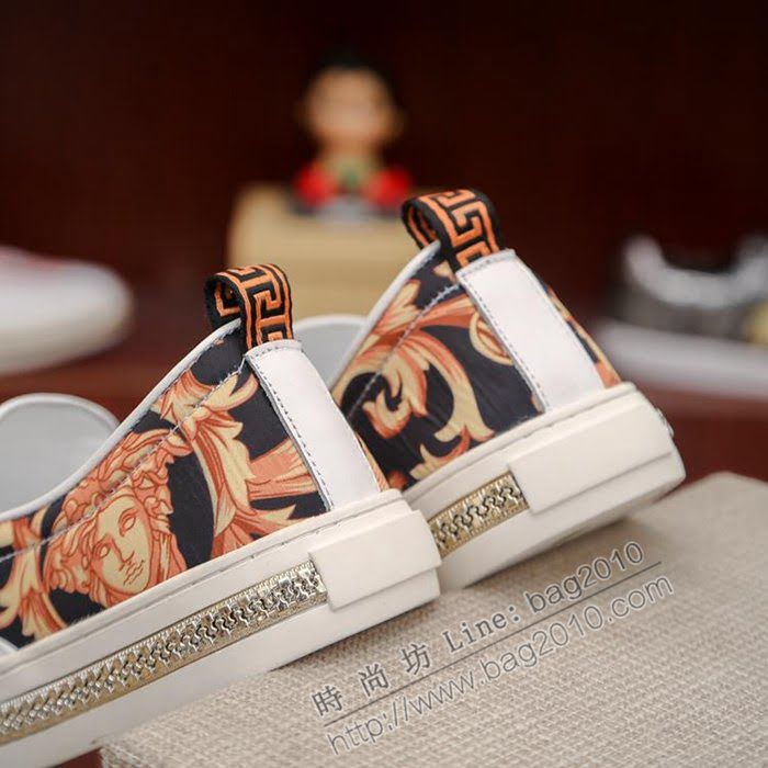 VERSACE男鞋 範思哲休閒鞋 專櫃品質 牛皮鞋面 刺繡瓦薩琪人頭 時尚潮鞋  jpx1960